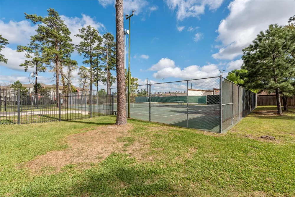 8907 W Rayford Road Tomball, TX 77375