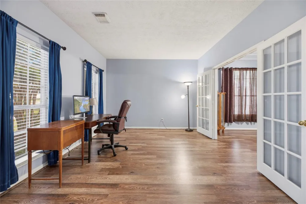 8907 W Rayford Road Tomball, TX 77375