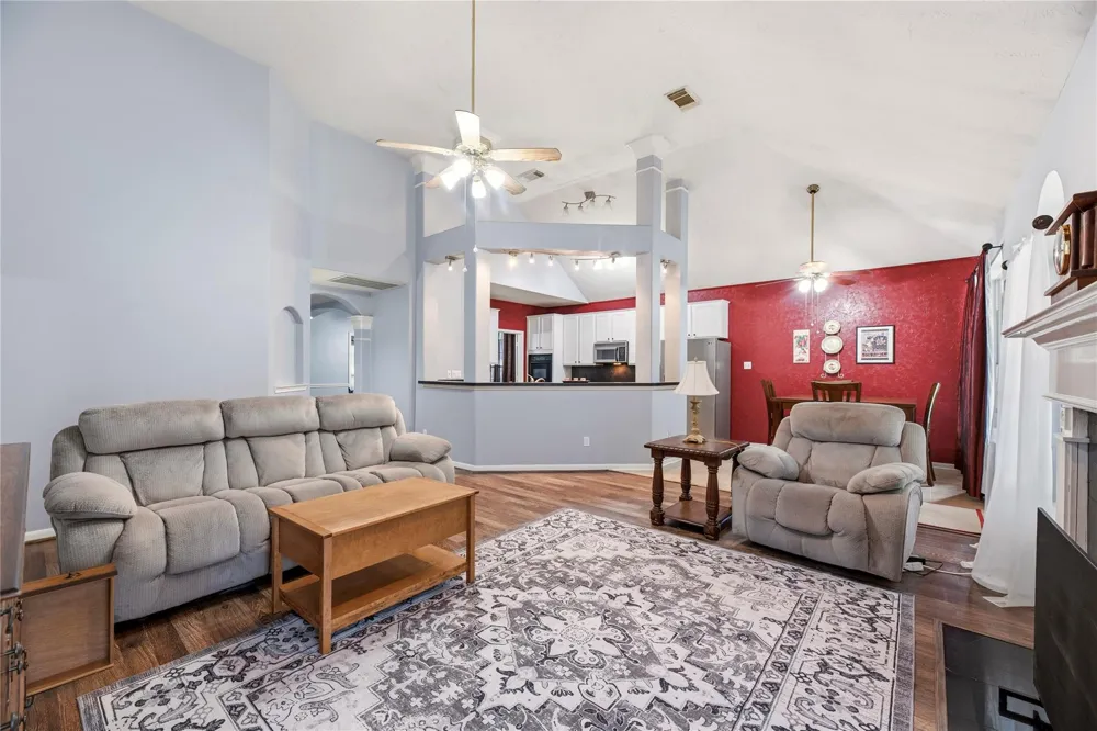 8907 W Rayford Road Tomball, TX 77375