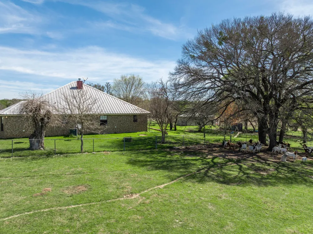 5680 County Road 142 Gatesville, TX 76528