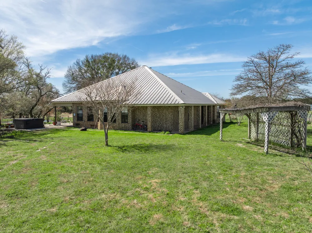 5680 County Road 142 Gatesville, TX 76528