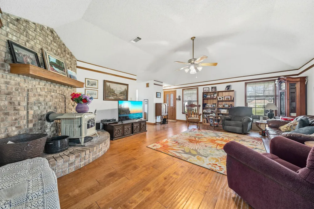 5680 County Road 142 Gatesville, TX 76528