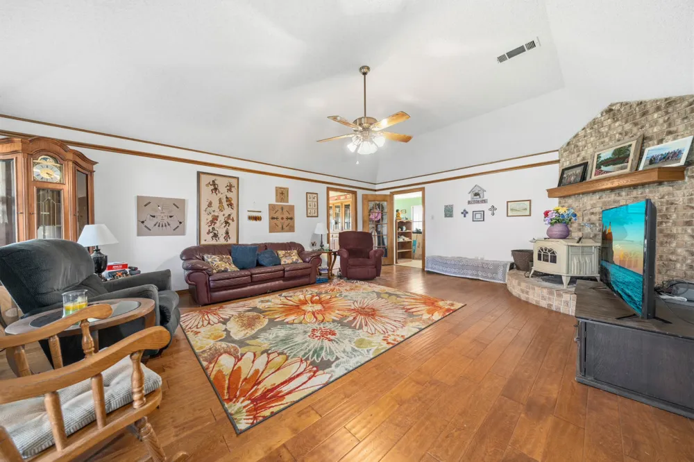 5680 County Road 142 Gatesville, TX 76528