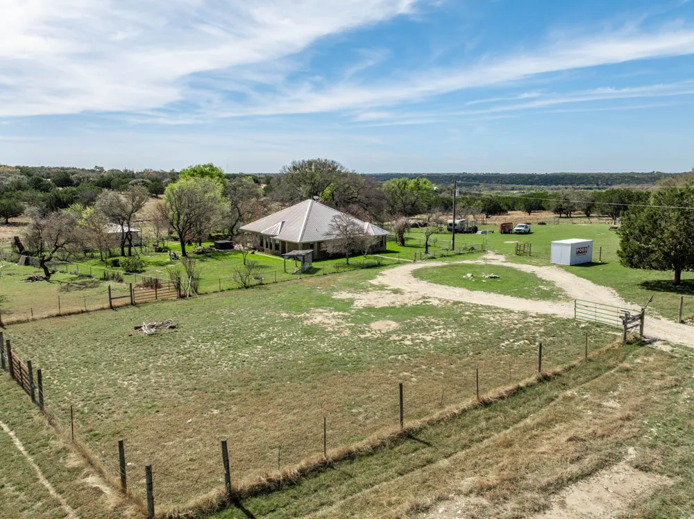 5680 County Road 142 Gatesville, TX 76528