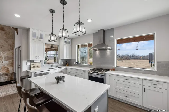 854 county road 7421 Yancey, TX 78886