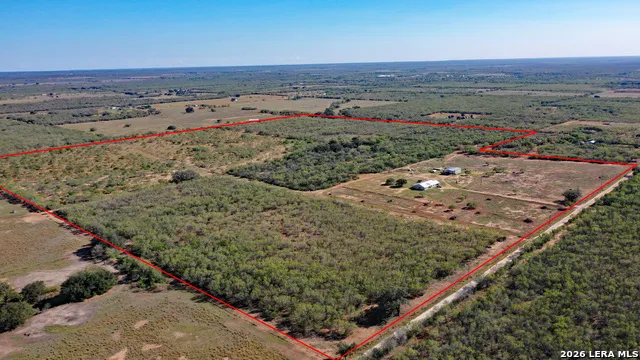 854 county road 7421 Yancey, TX 78886