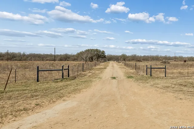 854 county road 7421 Yancey, TX 78886