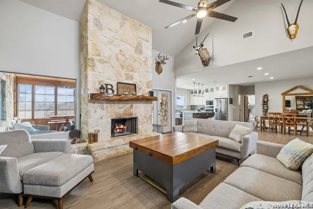 854 county road 7421 Yancey, TX 78886
