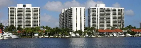 3610 Yacht Club Dr #1002