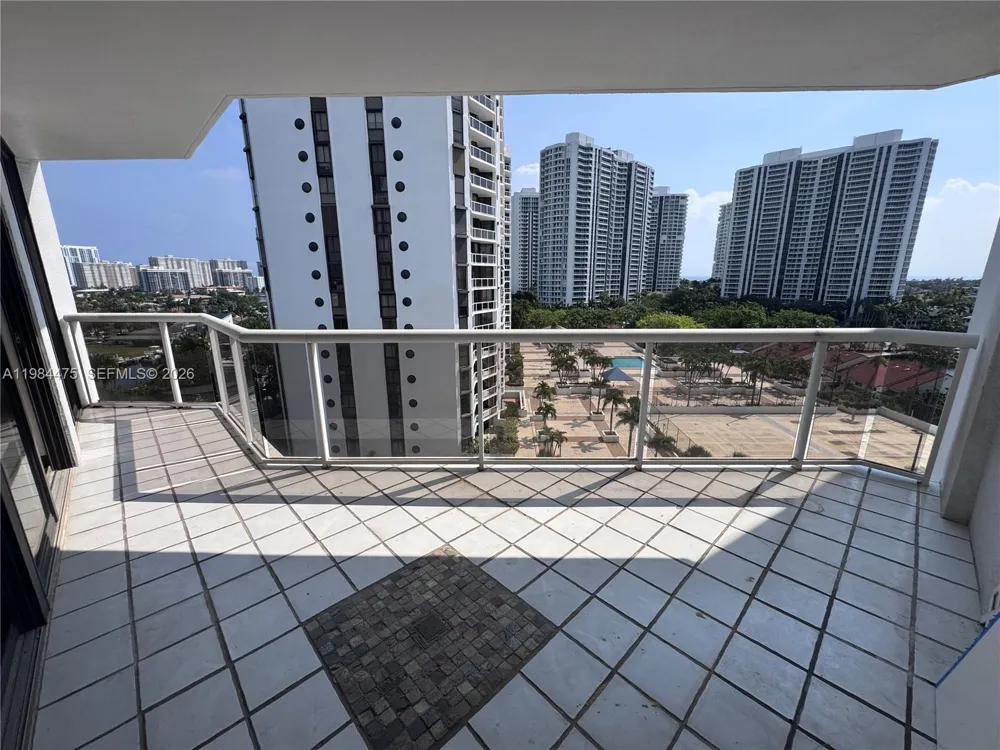 3610 Yacht Club Dr #1002 Aventura, FL 33180