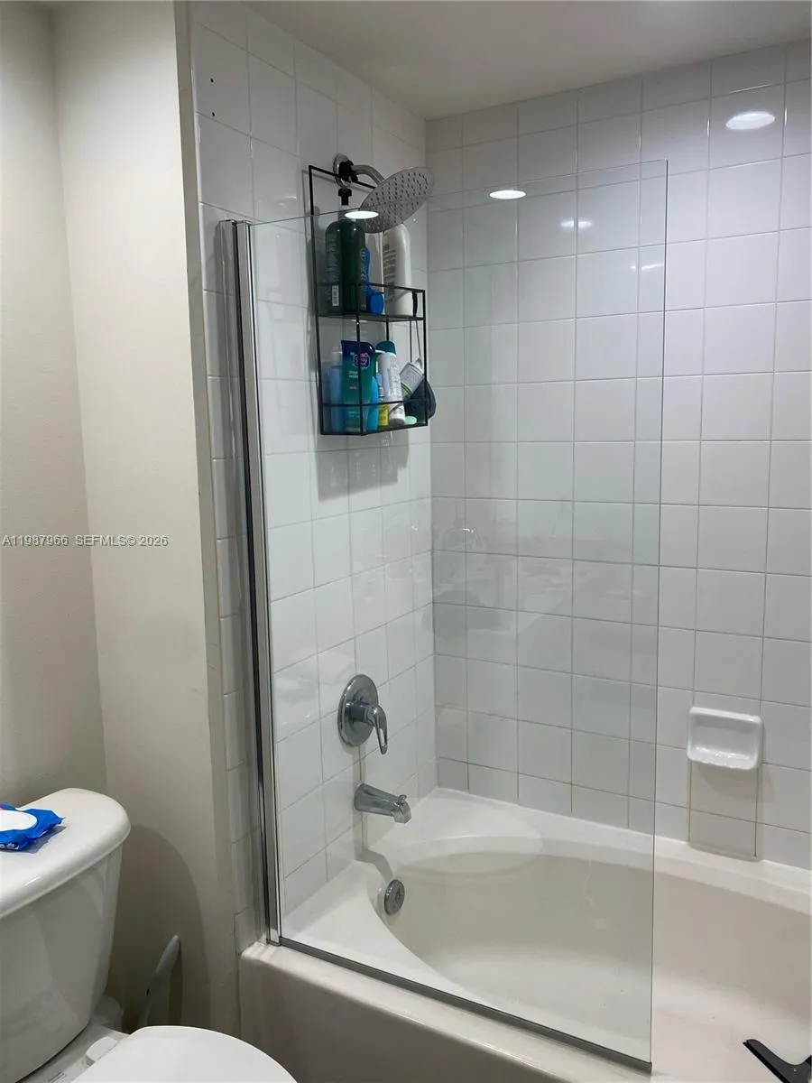 2000 Bayshore Dr #506 Miami, FL 33137