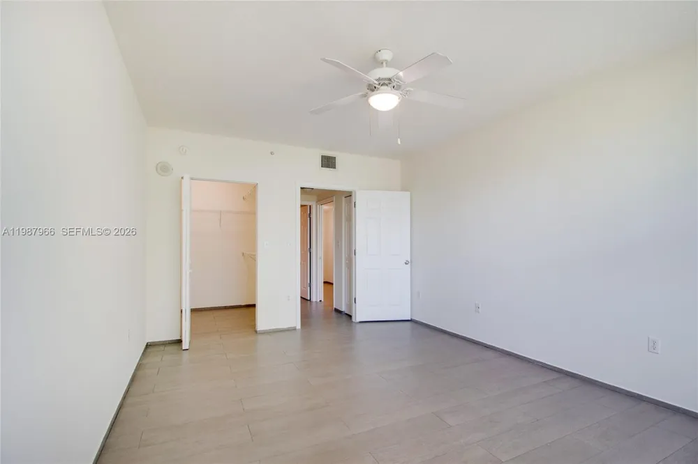 2000 Bayshore Dr #506 Miami, FL 33137