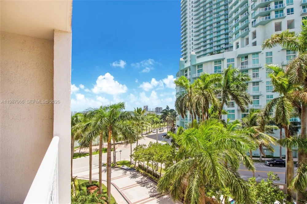 2000 Bayshore Dr #506 Miami, FL 33137
