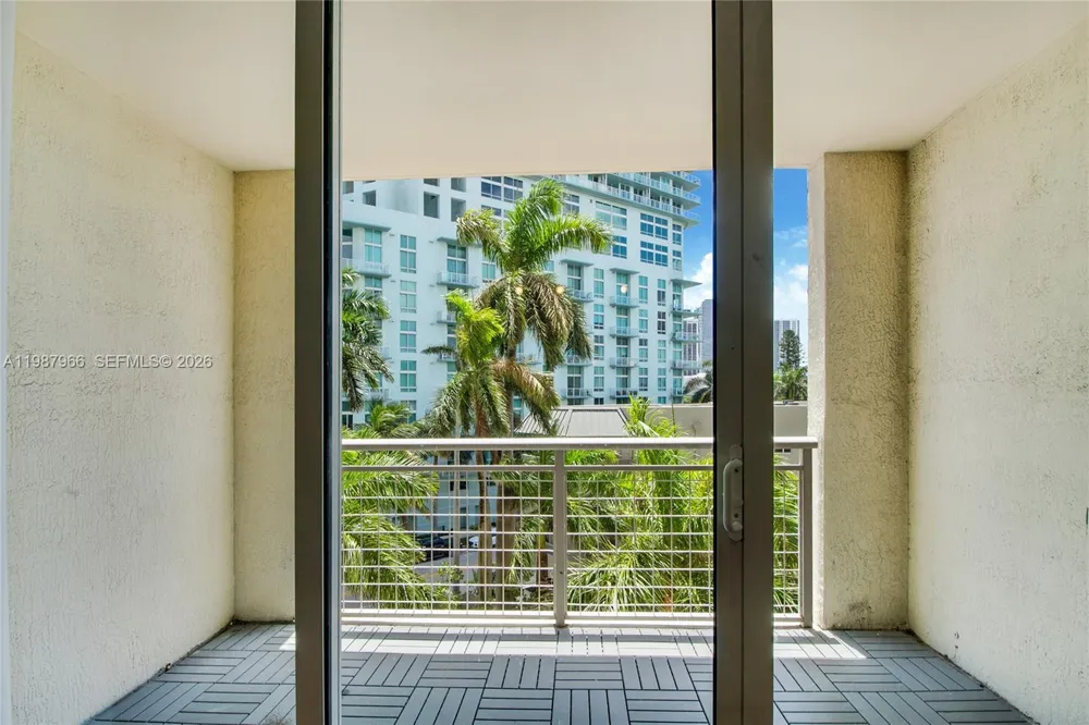 2000 Bayshore Dr #506 Miami, FL 33137