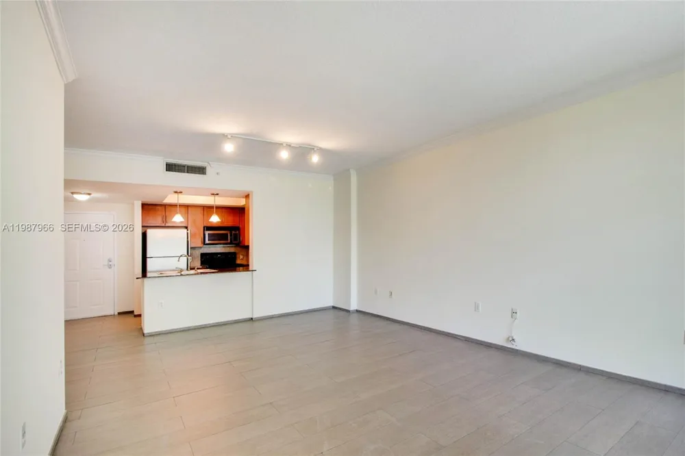 2000 Bayshore Dr #506 Miami, FL 33137