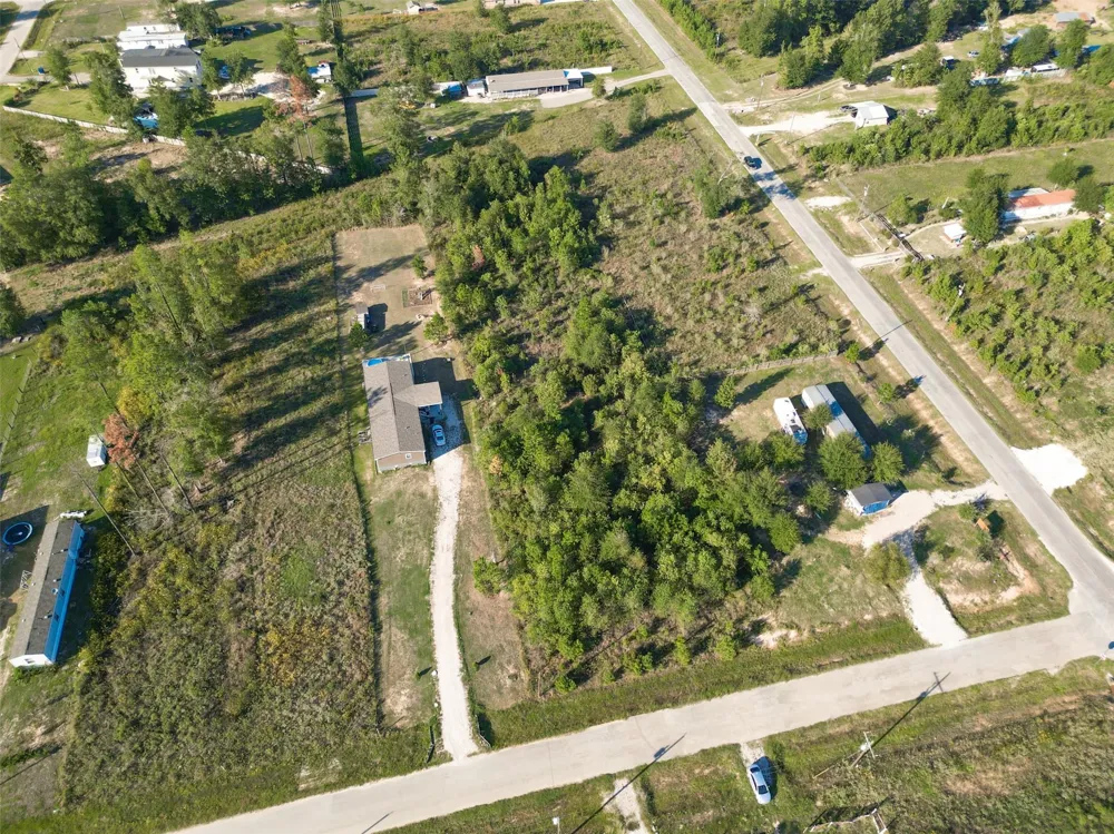 1180 County Road 5023 Cleveland, TX 77327