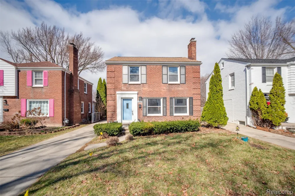 19217 Linville Street Grosse Pointe Woods City, MI 48236