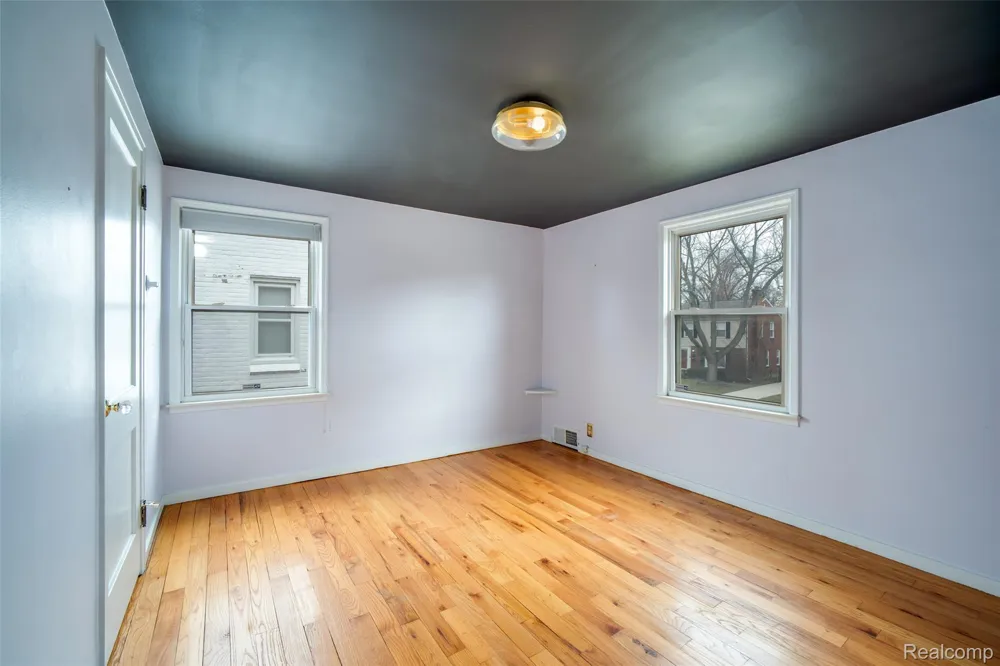 19217 Linville Street Grosse Pointe Woods City, MI 48236