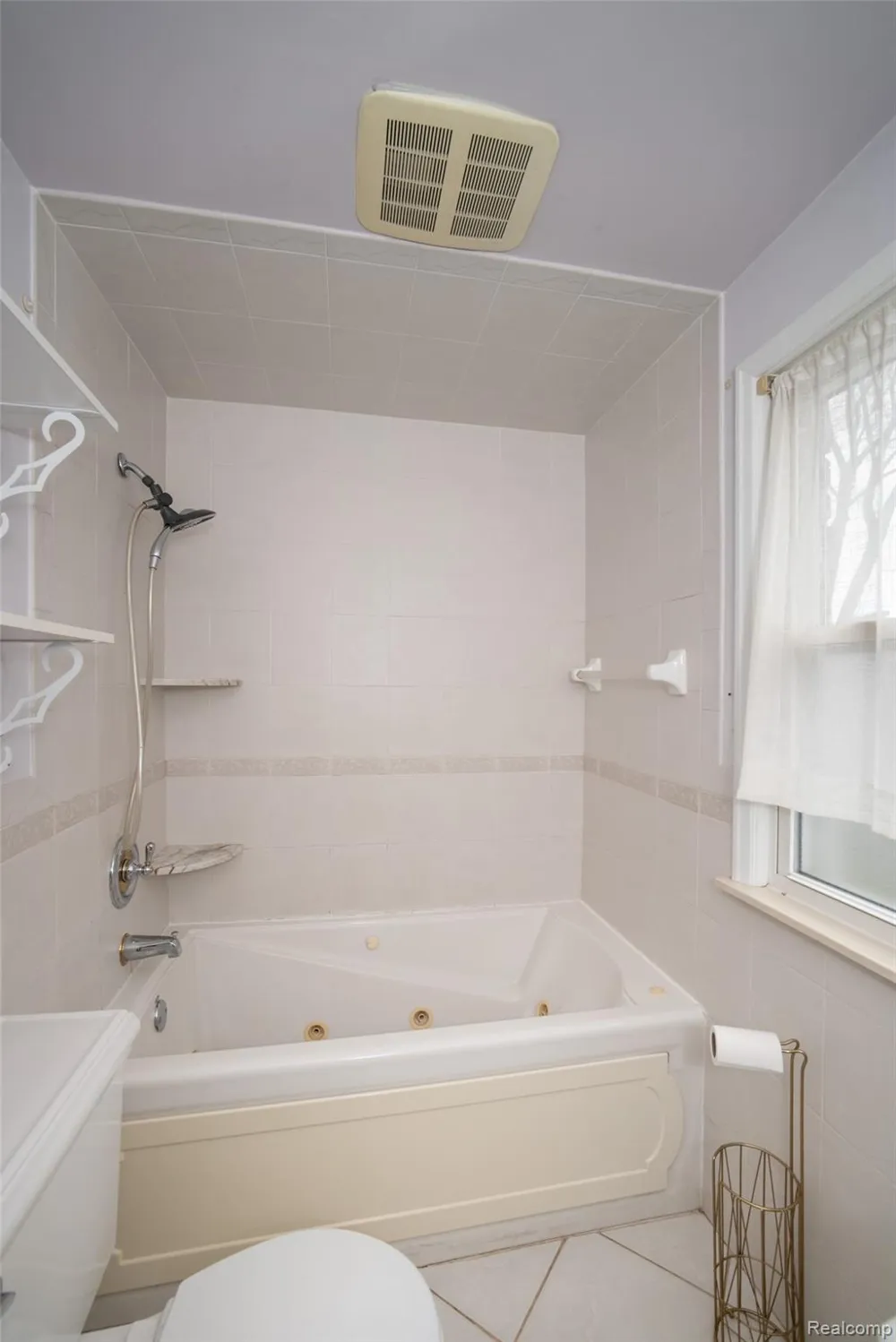 19217 Linville Street Grosse Pointe Woods City, MI 48236
