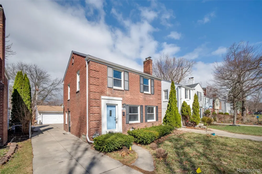 19217 Linville Street Grosse Pointe Woods City, MI 48236