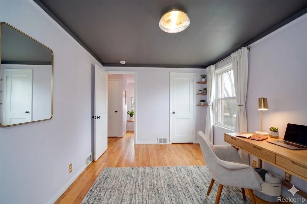 19217 Linville Street Grosse Pointe Woods City, MI 48236