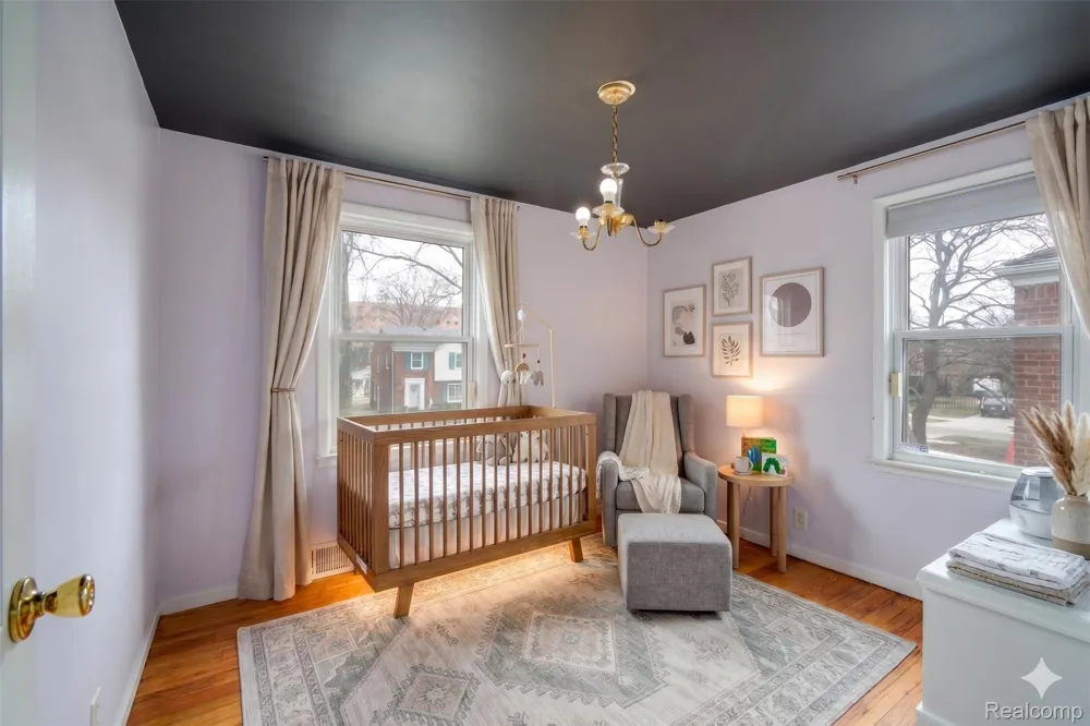 19217 Linville Street Grosse Pointe Woods City, MI 48236