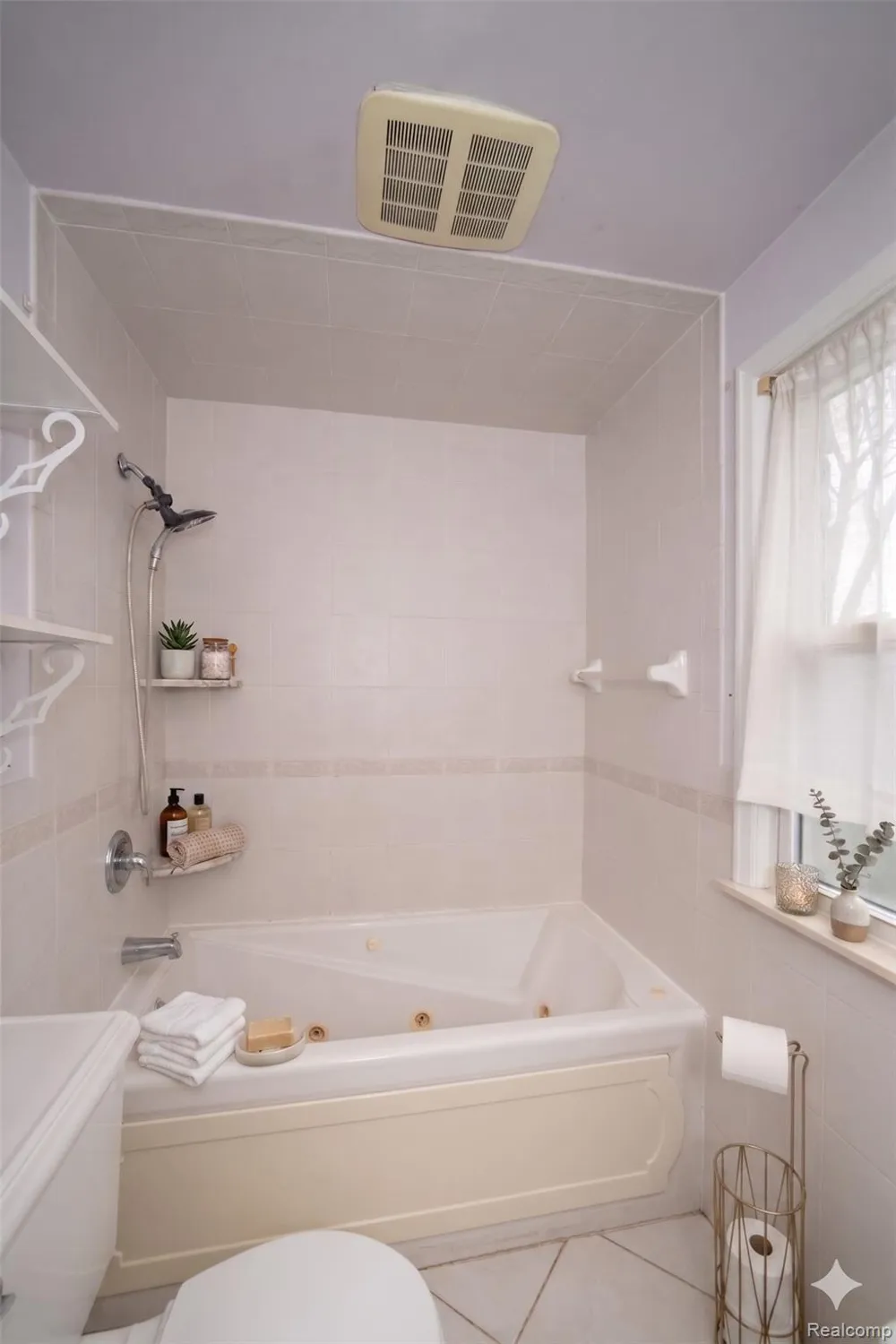 19217 Linville Street Grosse Pointe Woods City, MI 48236