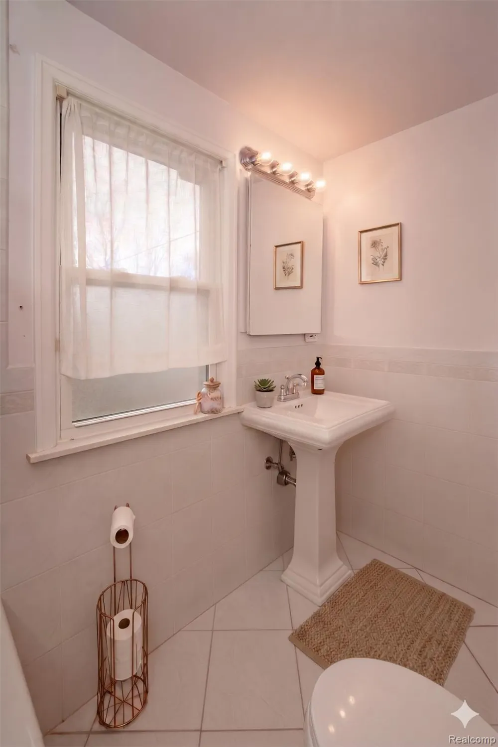 19217 Linville Street Grosse Pointe Woods City, MI 48236