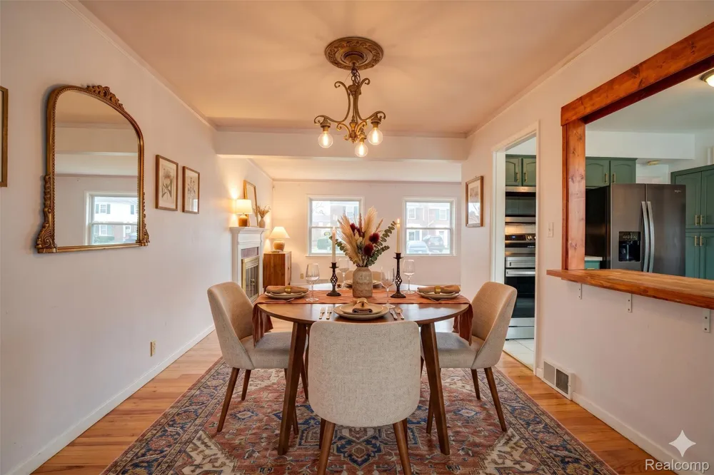 19217 Linville Street Grosse Pointe Woods City, MI 48236