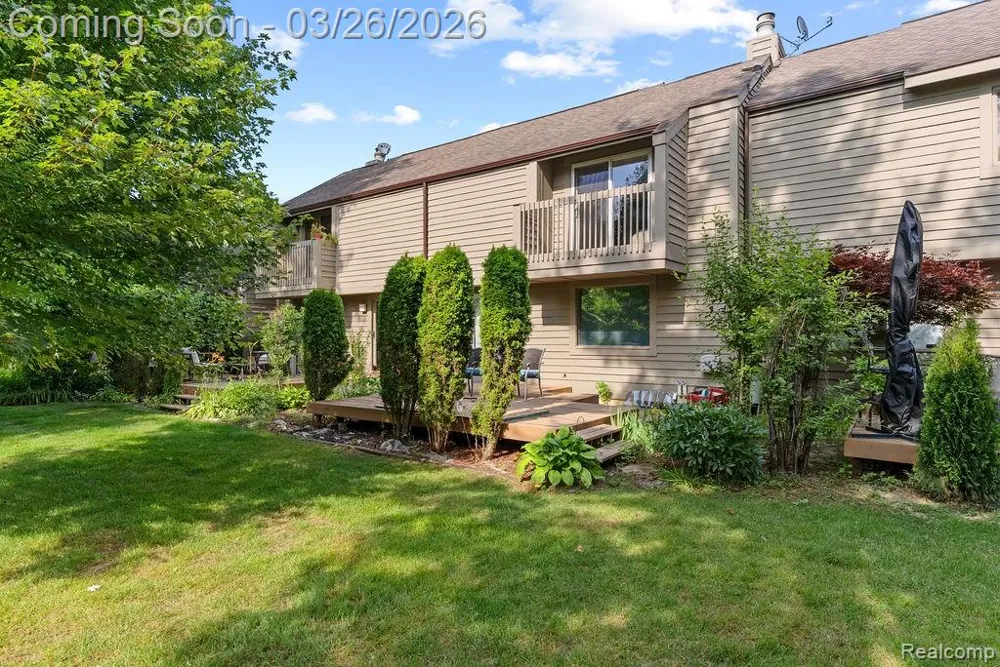 2525 White Oak Place Flint Charter Township, MI 48532