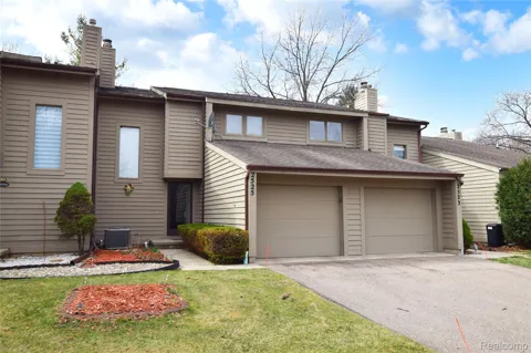 2525 White Oak Place