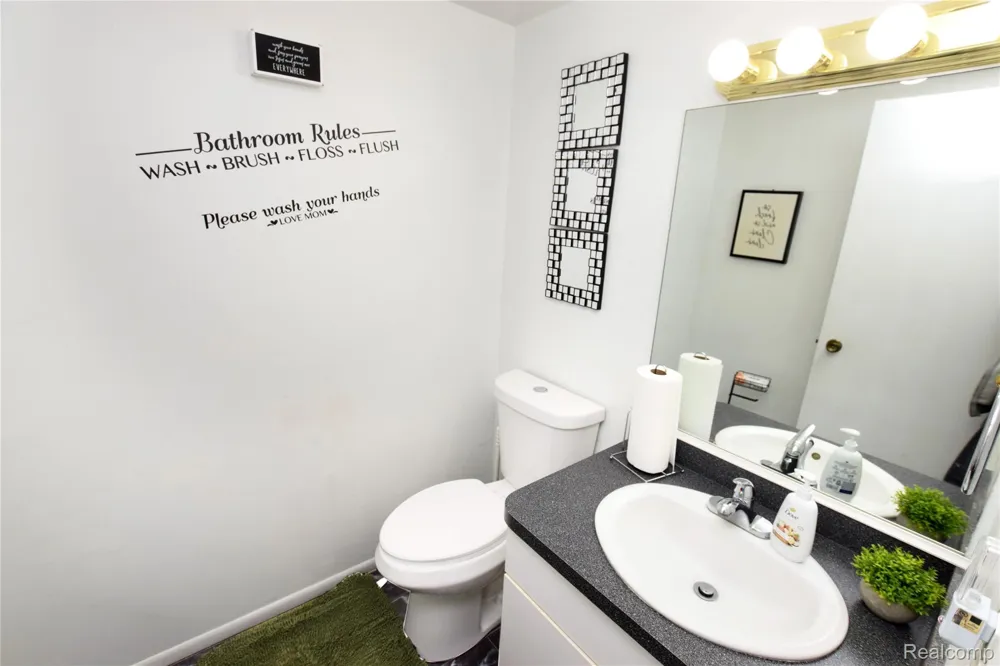 2525 White Oak Place Flint Charter Township, MI 48532