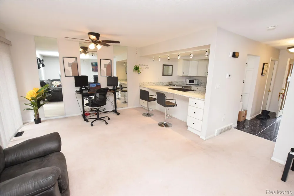 2525 White Oak Place Flint Charter Township, MI 48532