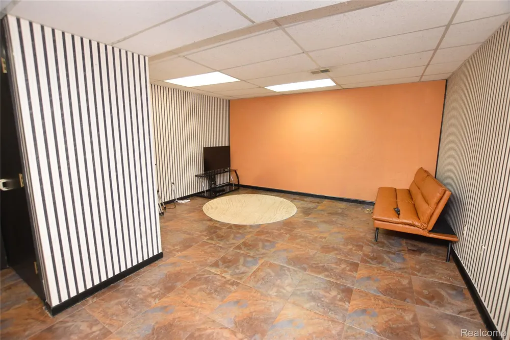 2525 White Oak Place Flint Charter Township, MI 48532
