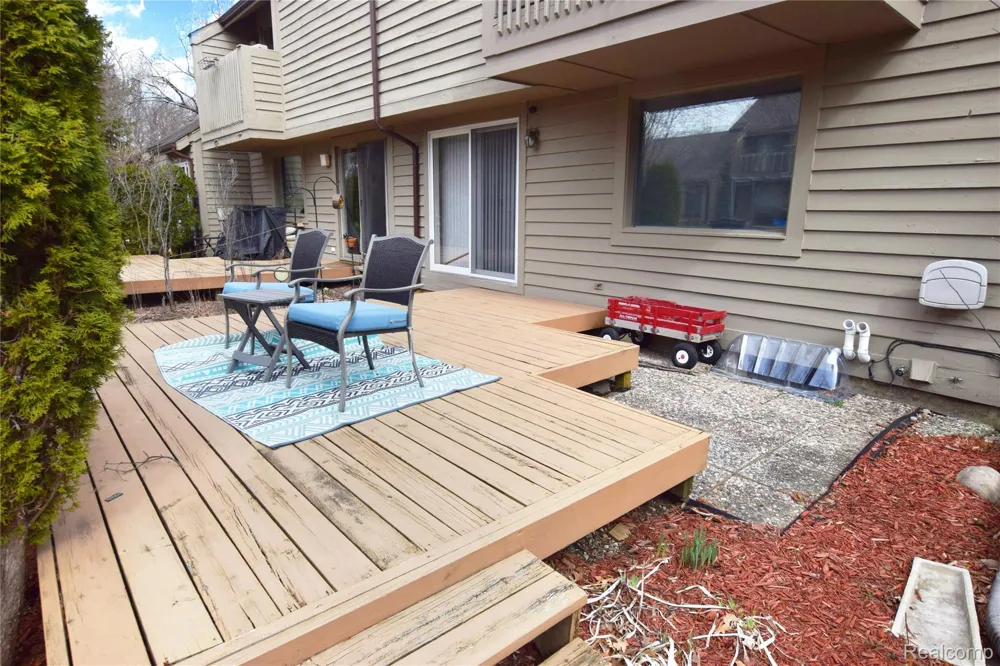 2525 White Oak Place Flint Charter Township, MI 48532