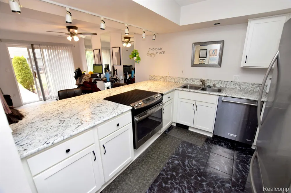 2525 White Oak Place Flint Charter Township, MI 48532