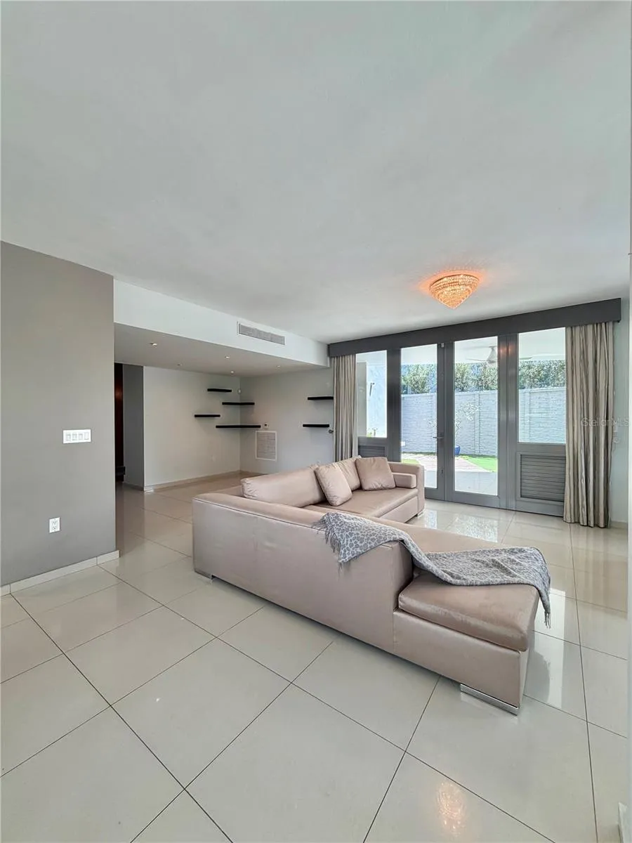 24 CALLE 3 SENDEROS DE MONTEHIEDRA San Juan, PR 00926