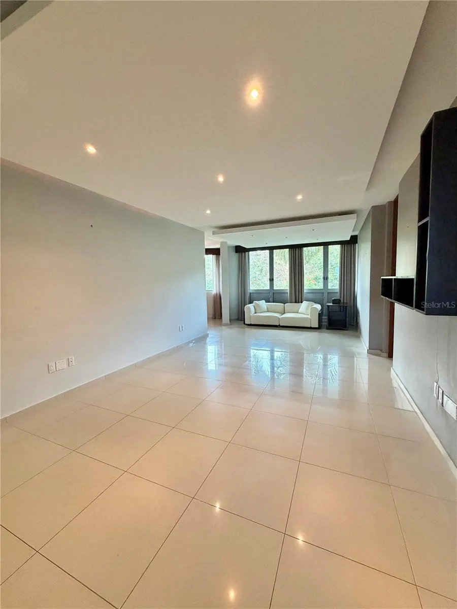24 CALLE 3 SENDEROS DE MONTEHIEDRA San Juan, PR 00926