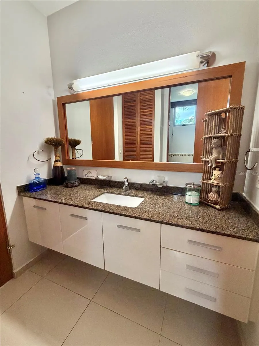 24 CALLE 3 SENDEROS DE MONTEHIEDRA San Juan, PR 00926