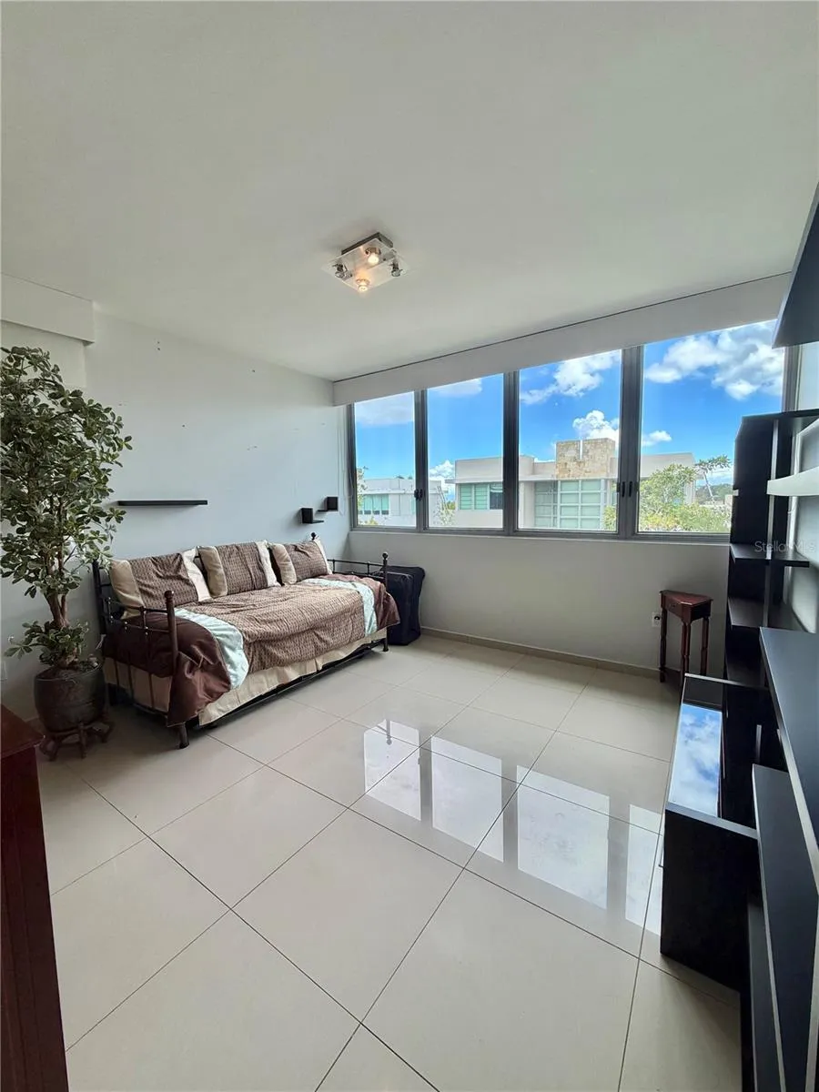 24 CALLE 3 SENDEROS DE MONTEHIEDRA San Juan, PR 00926