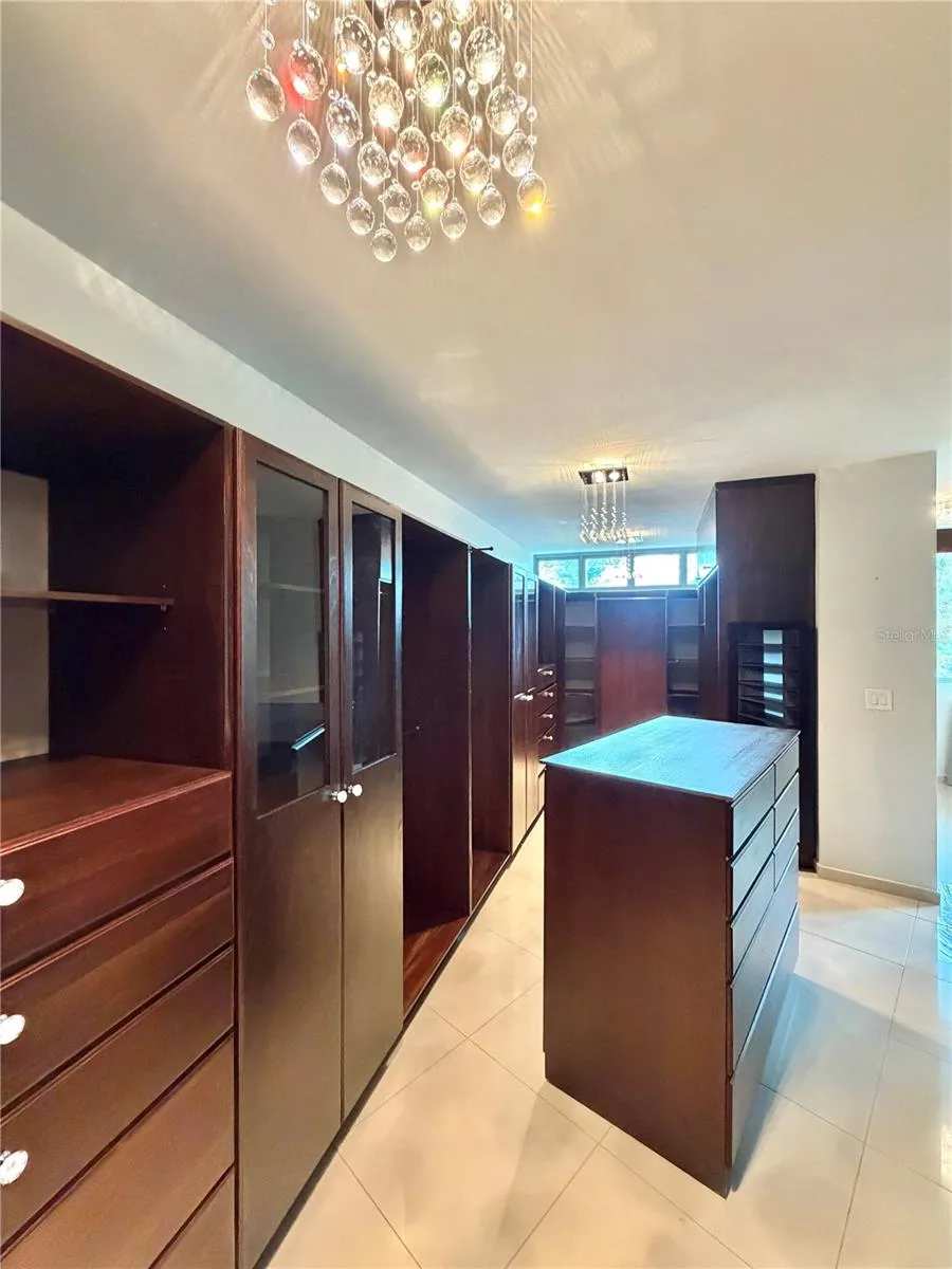 24 CALLE 3 SENDEROS DE MONTEHIEDRA San Juan, PR 00926
