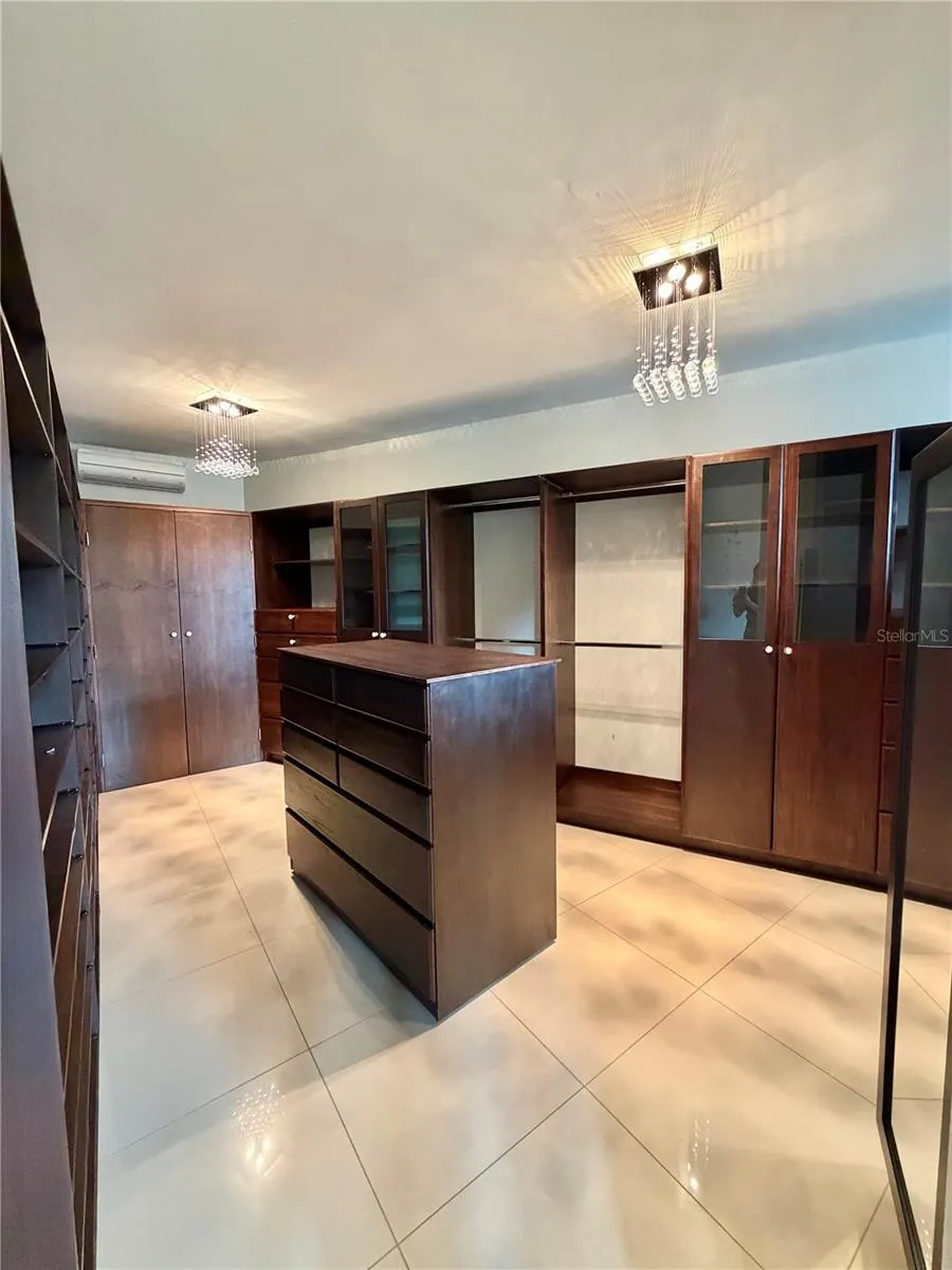 24 CALLE 3 SENDEROS DE MONTEHIEDRA San Juan, PR 00926