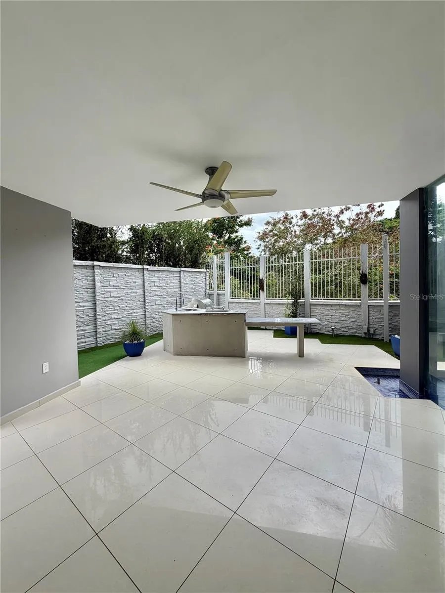 24 CALLE 3 SENDEROS DE MONTEHIEDRA San Juan, PR 00926