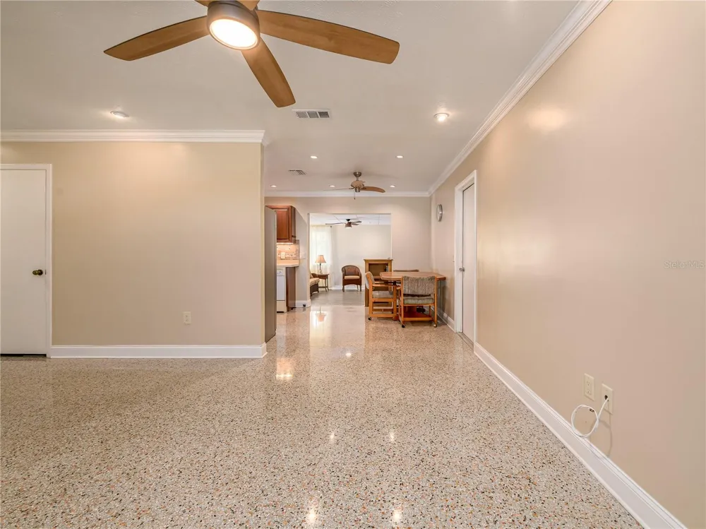 907 HILLSIDE TERRACE Brandon, FL 33511