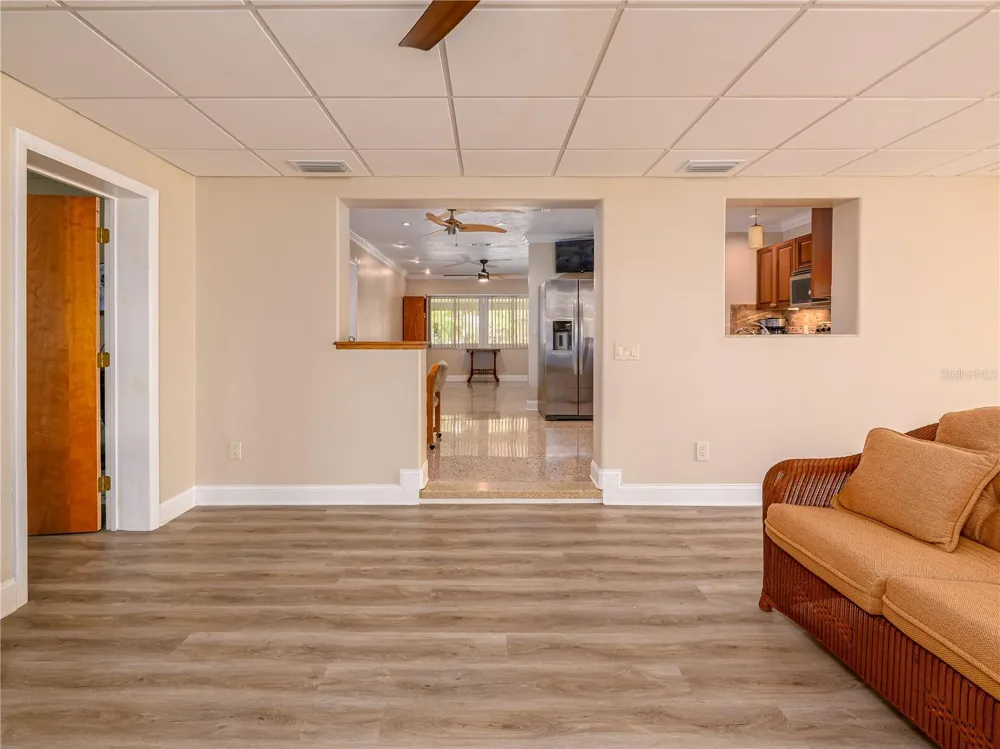 907 HILLSIDE TERRACE Brandon, FL 33511