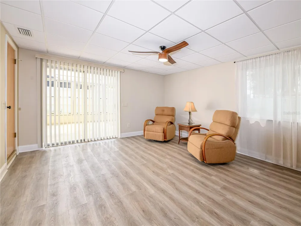 907 HILLSIDE TERRACE Brandon, FL 33511
