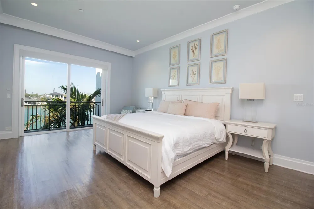 158 BRIGHTWATER DRIVE #1 Clearwater Beach, FL 33767