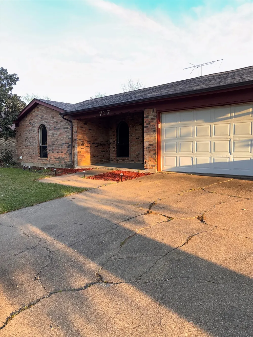 737 ASH STREET Burleson, TX 76028