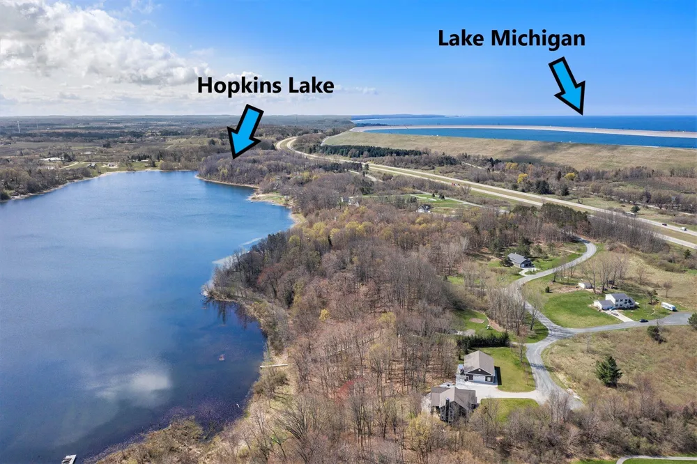 5424 W Oak Point Road Ludington, MI 49431