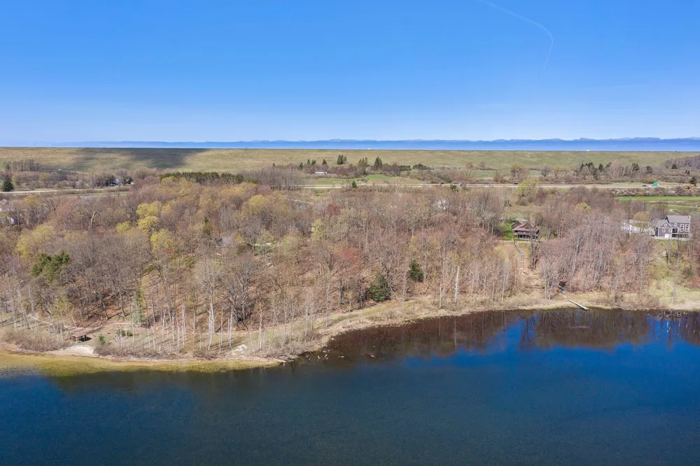 5424 W Oak Point Road Ludington, MI 49431